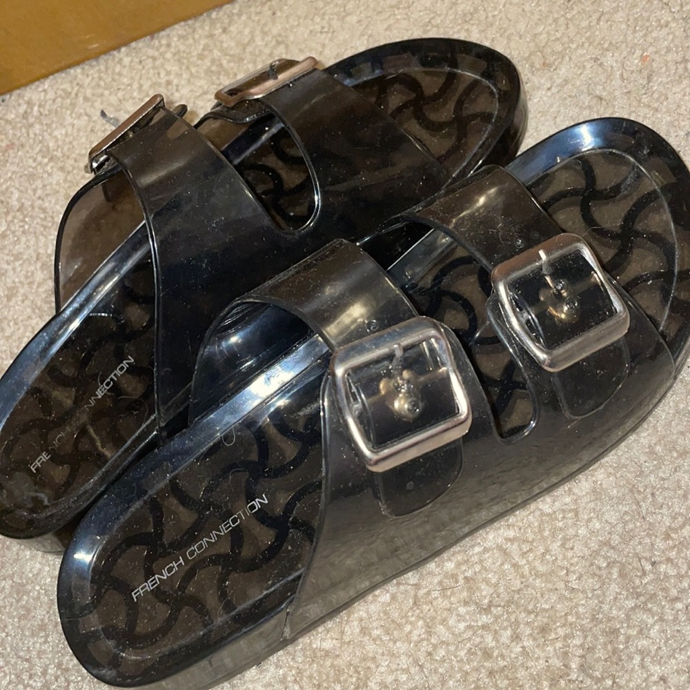Size 6 slides